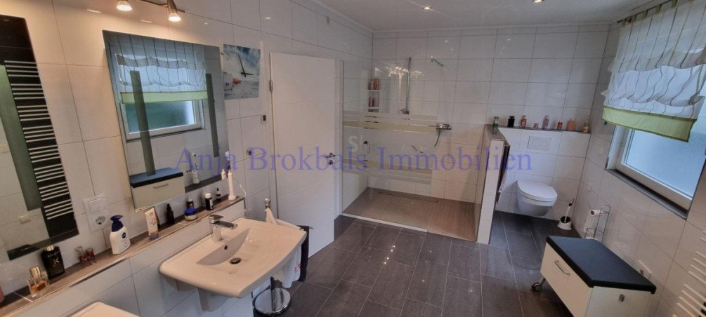 Gro�e ebenerdige Dusche Einfamilienhaus Rheda-Wiedenbr�ck
