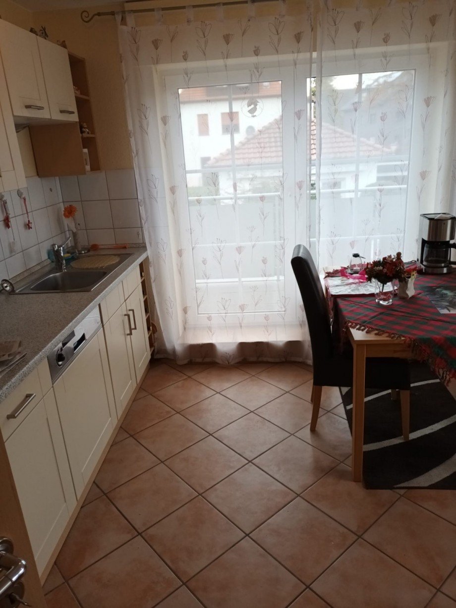 K�che hat T�r zum Balkon Wohnung G�tersloh