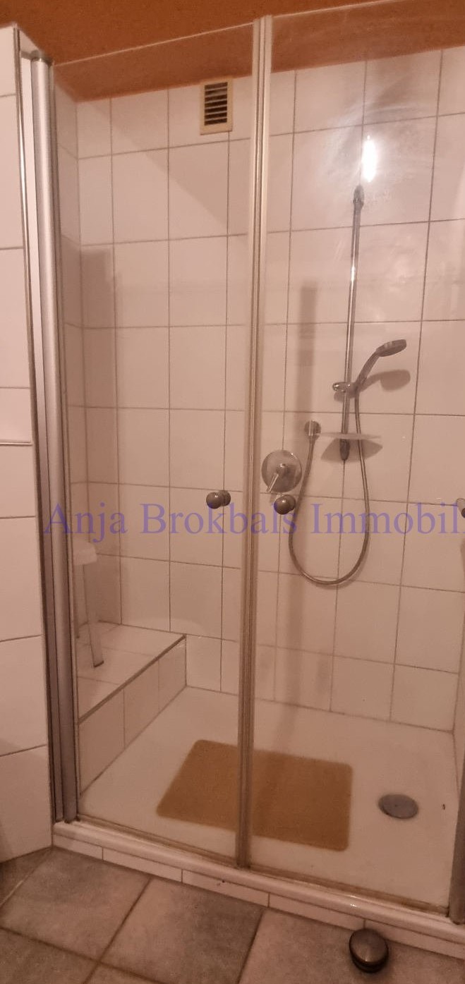 Ger�umige Dusche Reihenmittelhaus G�tersloh