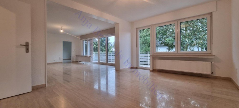 Mit Garage, Gäste-WC und Einbauküche - schick modernisiert -Obergeschoss in einem Zweifamilienhaus - Photo 3