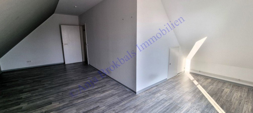 gro�er Bodenraum Doppelhaush�lfte G�tersloh