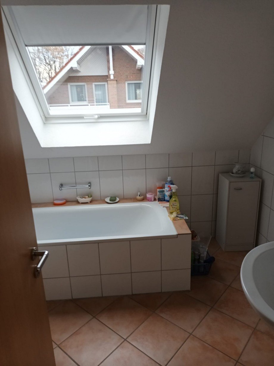 Fenster und Badewanne Wohnung G�tersloh