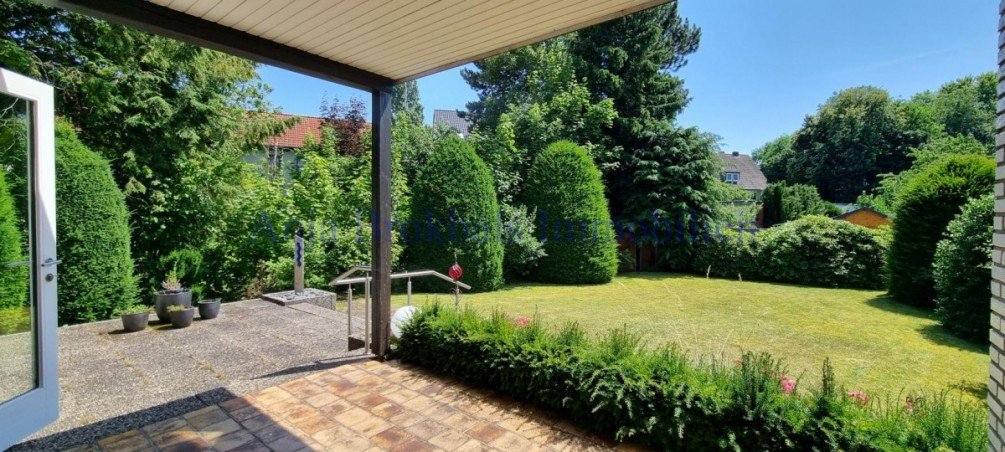 Blick von der Terrasse Zweifamilienhaus G�tersloh