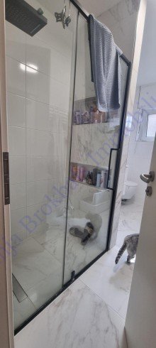 Dusche EG Zweifamilienhaus mit ausgebautem DG und mit 3 Garagen in Harsewinkel, provisionsfrei f�r K�ufer