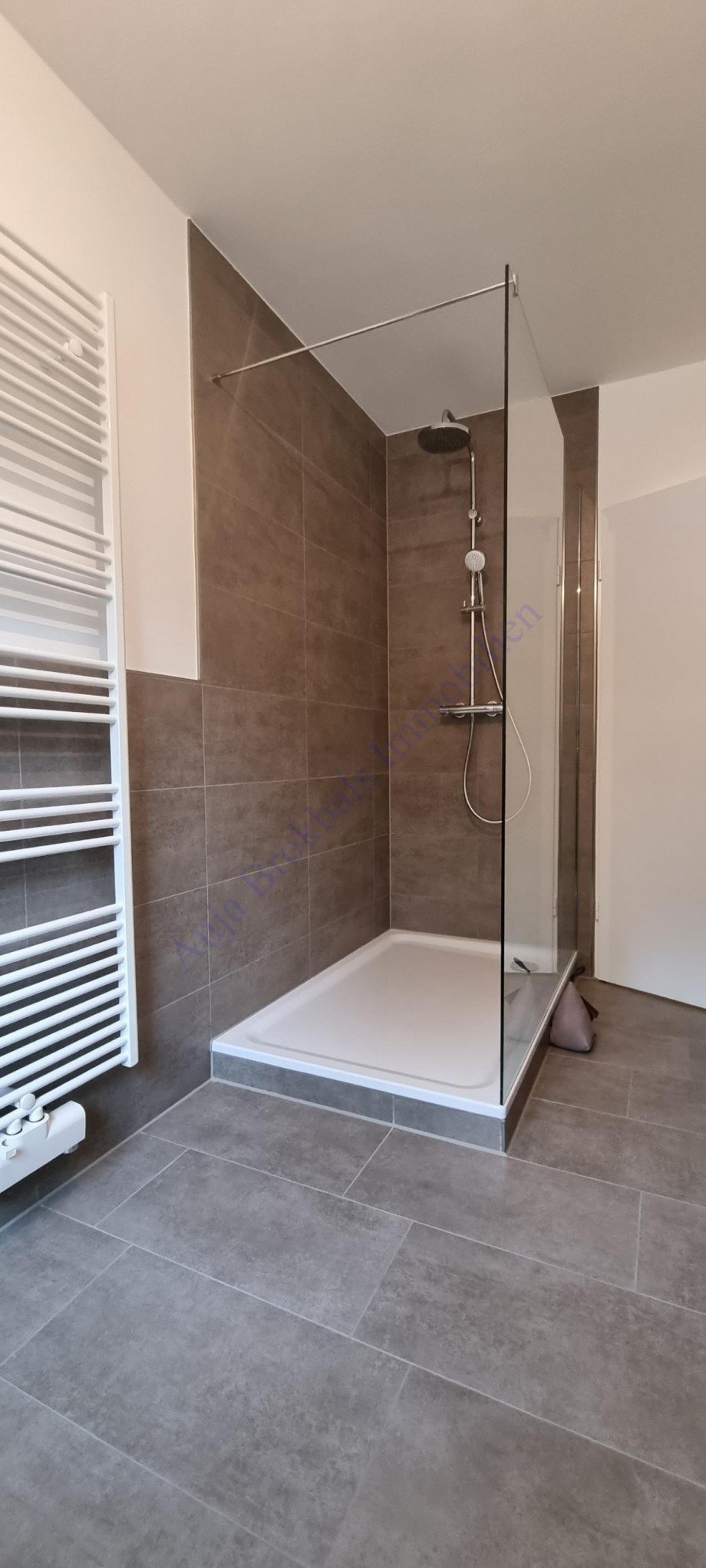 Gro�e Dusche Wohnung G�tersloh