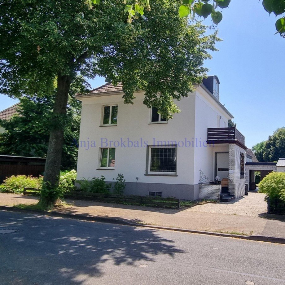 Ansicht Stra�enseite Zweifamilienhaus G�tersloh