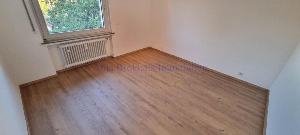 Ger�umiges Schlafzimmer Wohnung G�tersloh