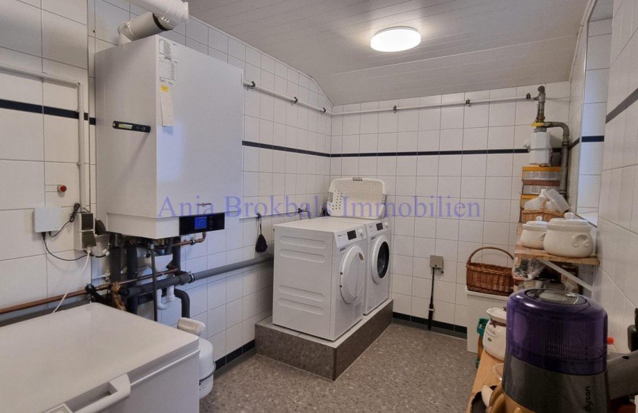 Vorrat, Gasheizung, W�sche Einfamilienhaus Rheda-Wiedenbr�ck