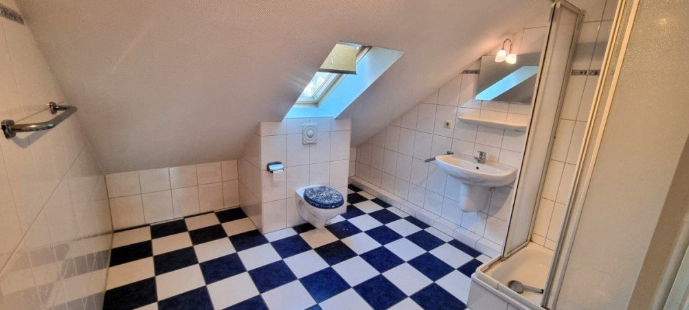 Bad im DG Reihenmittelhaus G�tersloh