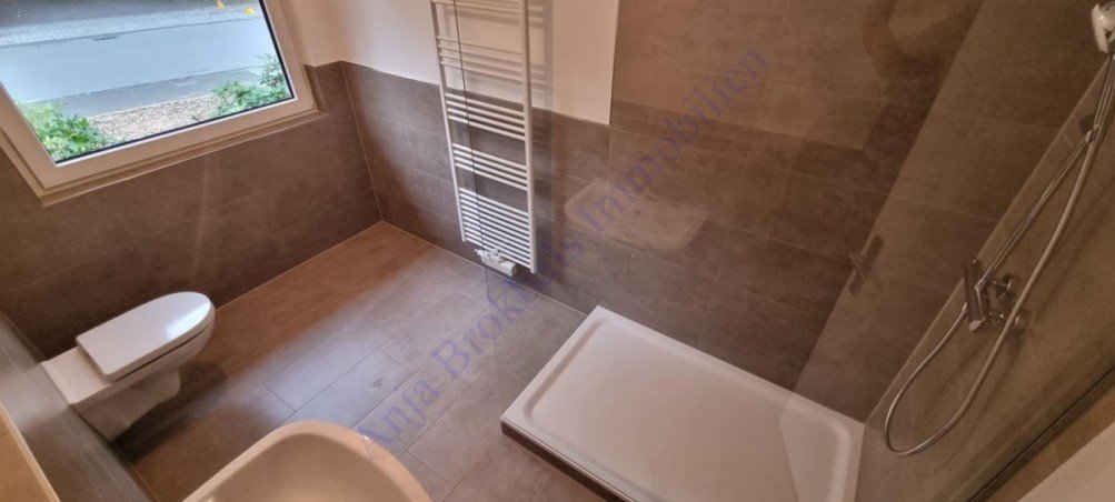 Bad mit Fenster Wohnung G�tersloh