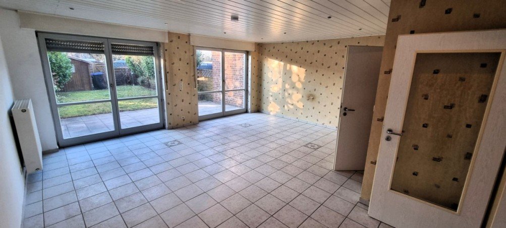 Gro�es Wohn- und Esszimmer Reihenmittelhaus G�tersloh