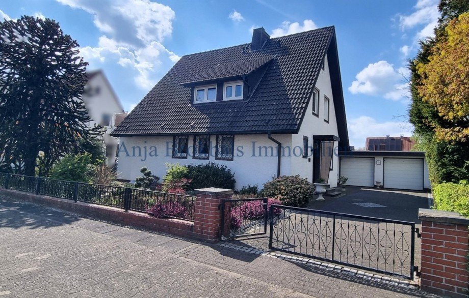 Mit Charme und Doppelgarage Einfamilienhaus G�tersloh
