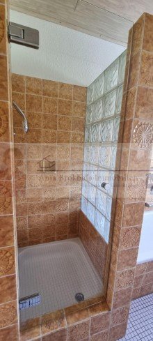 Dusche mit Glast�r 4 ZKB G�ste-WC Balkon Garten 1. OG G�tersloh Niehorst