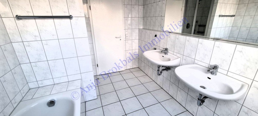 2 Waschbecken Doppelhaush�lfte G�tersloh