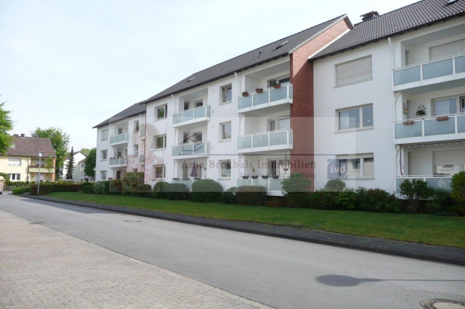 Spexard: Frisch renovierte 2-Zimmer-Wohnung im 2. OG mit Balkon - Photo 3