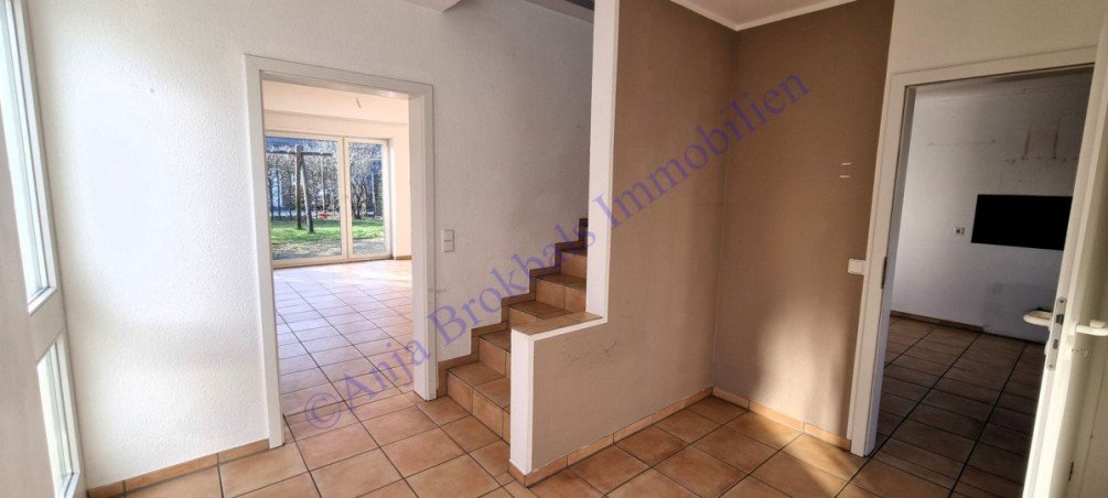 Blick in WoZi und K�che Doppelhaush�lfte G�tersloh