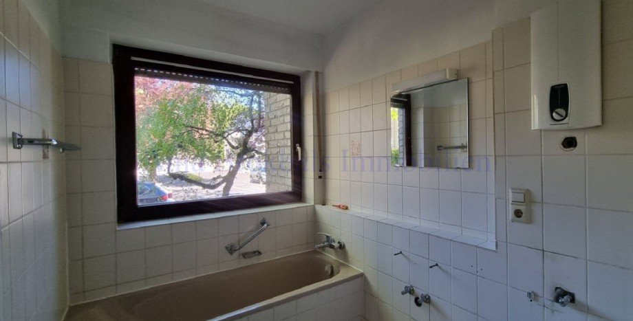 Bad mit Fenster Wohnung G�tersloh