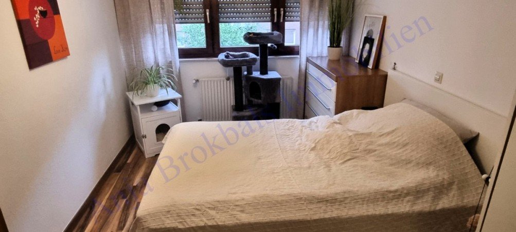 Freundliches Schlafzimmer Wohnung G�tersloh