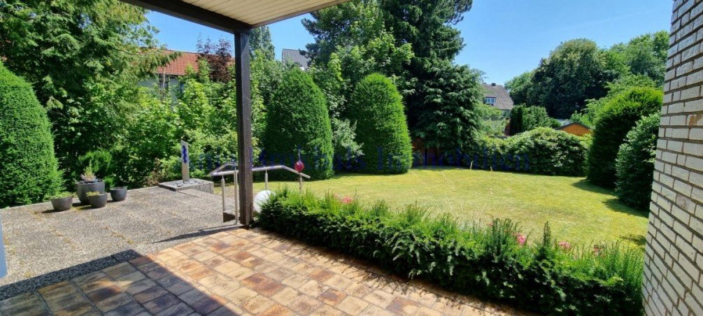 Blick von der Terrasse Zweifamilienhaus G�tersloh